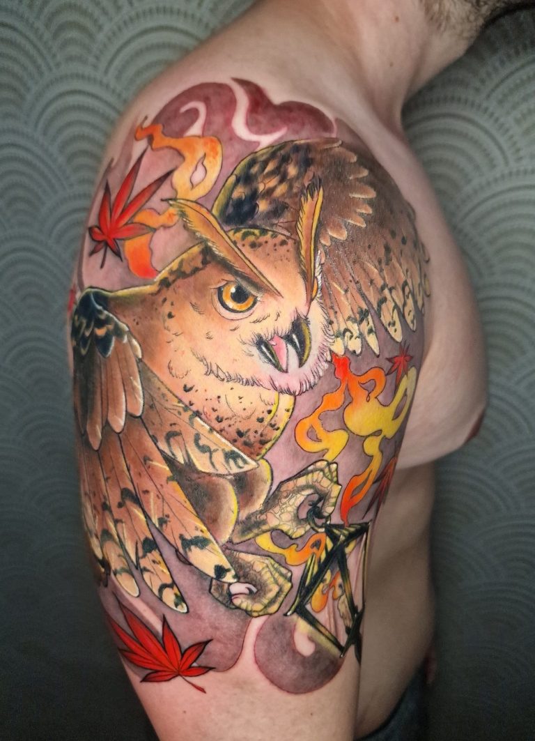 tatouage bras hibou érable