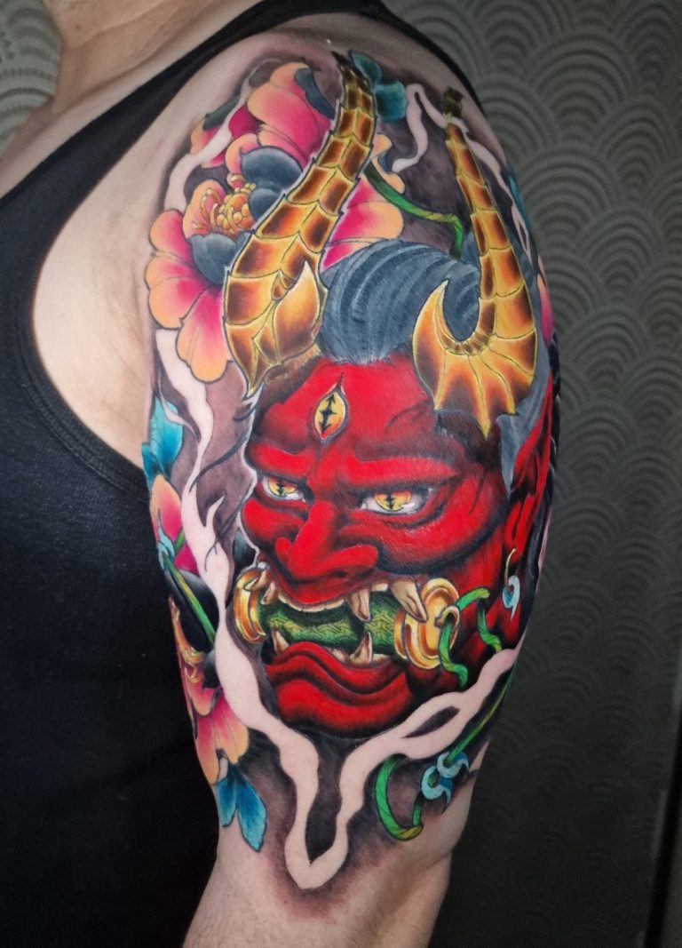 tatouage oni japon fleurs couleurs