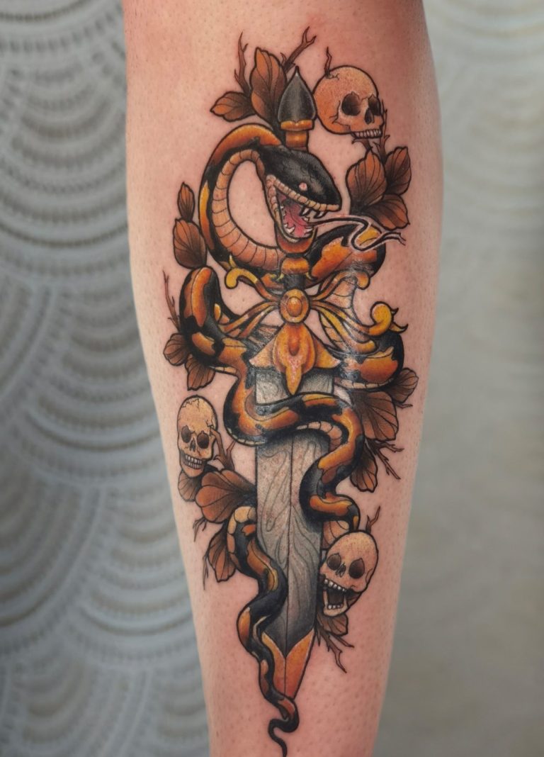 tatoueuse tatoueur toulouse tatouage serpent neo traditionnel