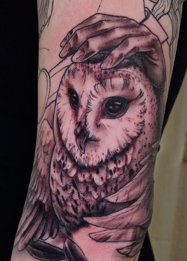 tatouage noir et gris animaux chouette toulouse